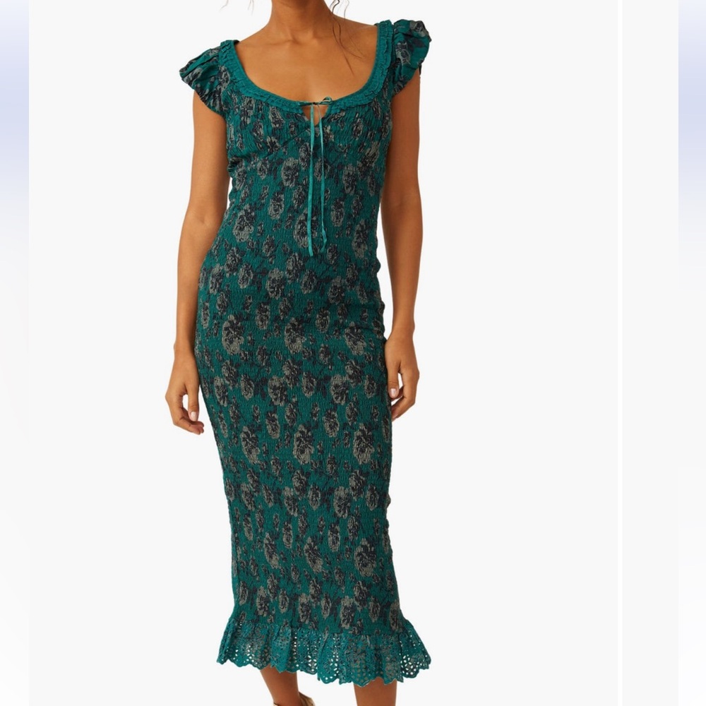 Free People Mckenna Dobby Smocked Midi Dress Green Floral. NWOT. Size Small
